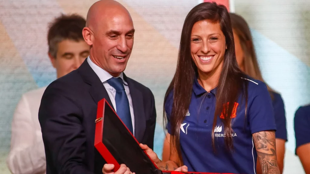 la reacción de Ana Rosa y sus colaboradores respecto a las imágenes. Fuente: Imagen de Telecinco