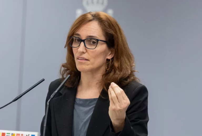 Mónica García defiende ahora la 'renta antigua' en el alquiler tras siete años de inacción