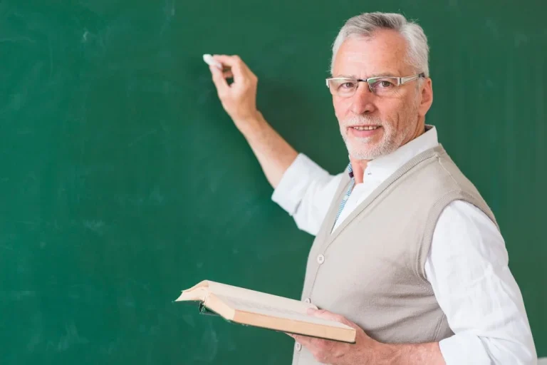 Oposiciones a catedrático de secundaria en Andalucía: 1.500 plazas tras 25 años