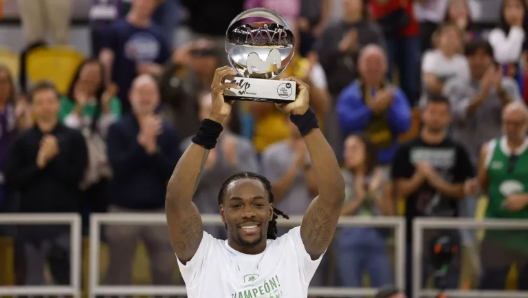 Unicaja aprovecha las miserias del Real Madrid de Chus Mateo