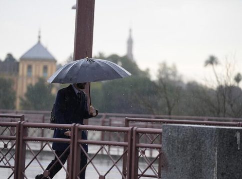 Previsión del tiempo: La AEMET mantiene el aviso naranja en la Comunidad Valenciana Previsión del tiempo: La AEMET mantiene el aviso naranja en la Comunidad Valenciana