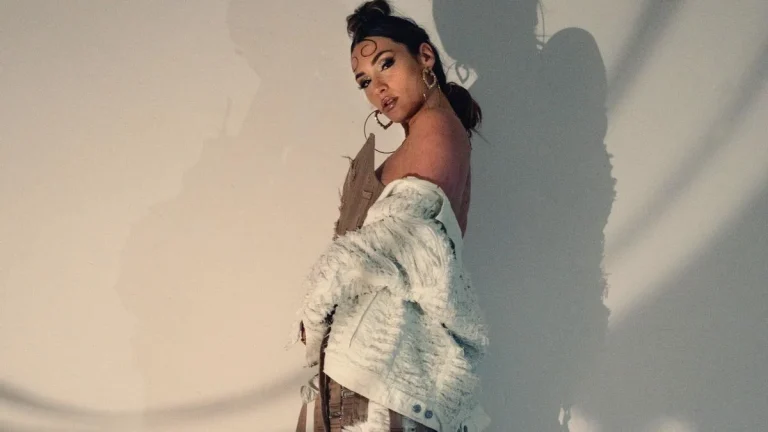 Lía Kali presenta 'Kaelis': «Cuesta mucho no tener pánico a que se acabe todo y parecer un fraude»