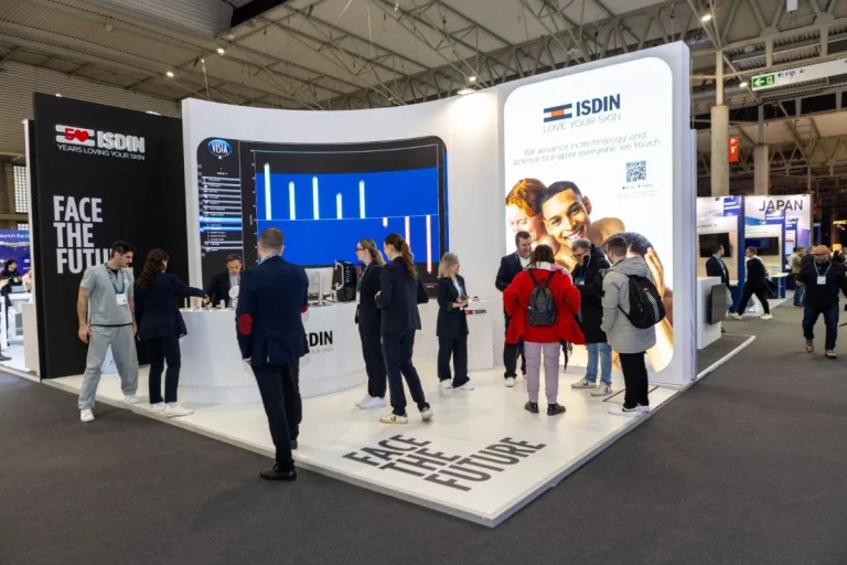 ISDIN revoluciona el MWC: Tecnología y concienciación para una piel sana