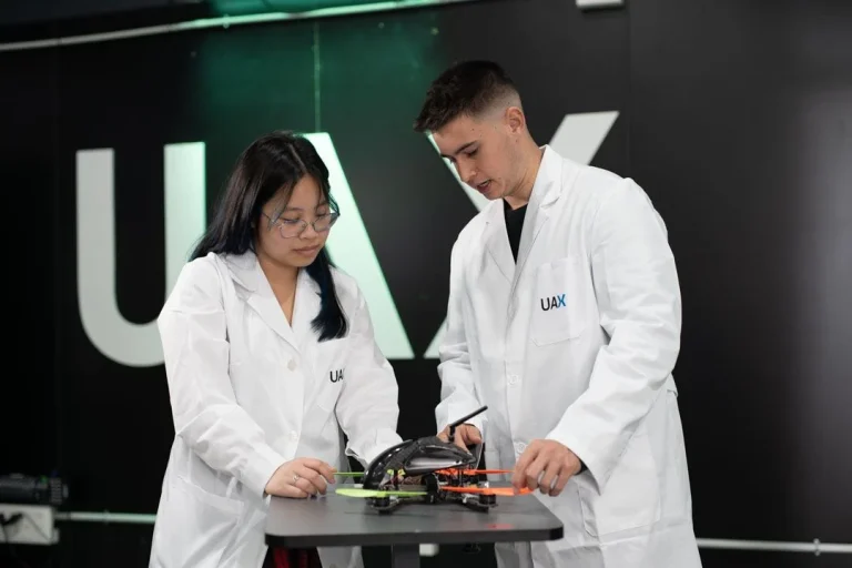 Más de 10.000 estudiantes de UAX han participado en más de 100 de proyectos en colaboración con instituciones y grandes empresas