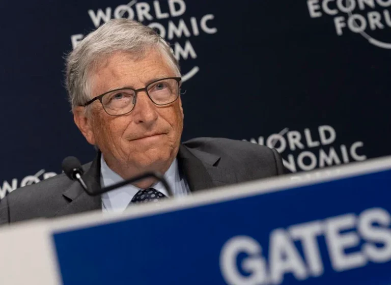 Bill Gates, cofundador de Microsoft, insiste en el impacto que tendrá la IA sobre el trabajo