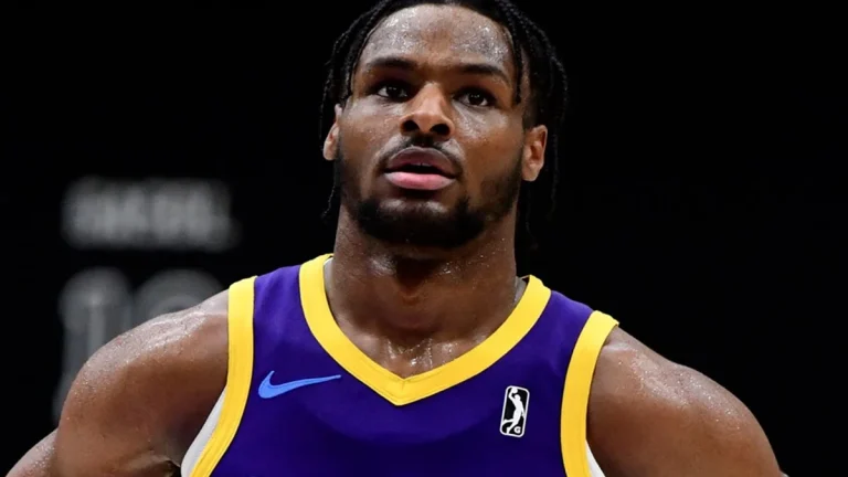 Bronny James calla bocas a los escépticos de la NBA