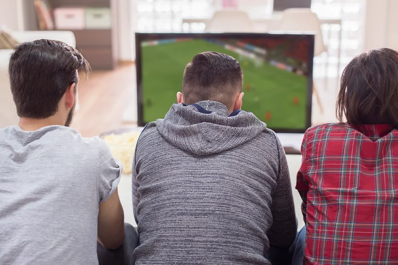 CADA VEZ MÁS PAÍSES PERSIGUEN A LOS USUARIOS QUE VEN FÚTBOL PIRATA