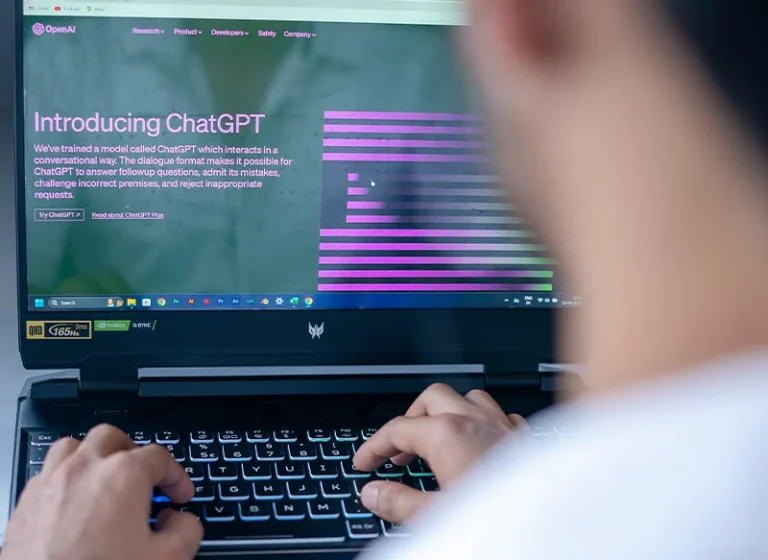 ChatGPT y la inteligencia artificial perjudica a tu cerebro: Un estudio de Microsoft lo confirma