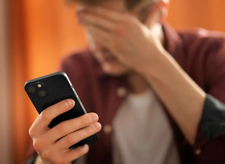 La OCU advierte: No entres en los enlaces de 'Hacienda' sin verificar