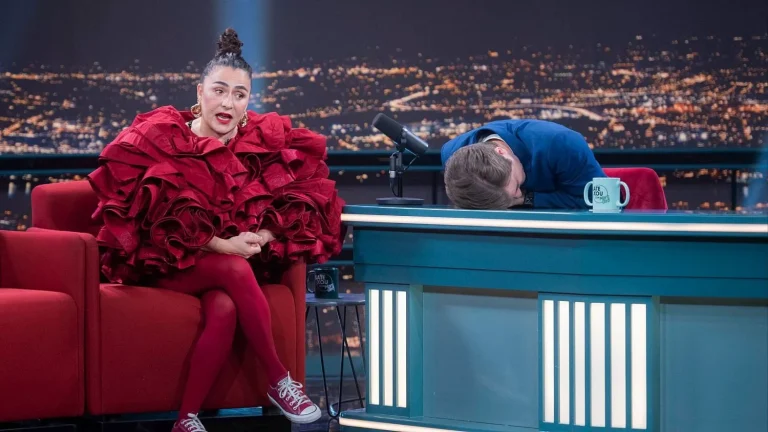 Candela Peña destapa la cruda realidad en ‘Late Xou’ sobre las consultas ginecológicas 