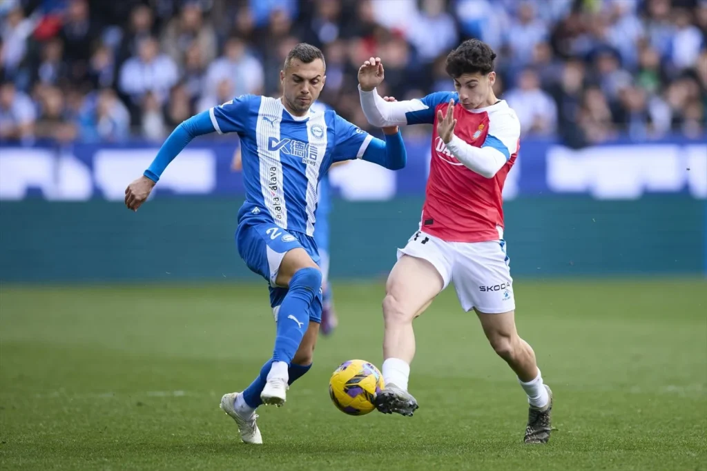 Caparrós confía en la salvación del Alavés y la revalorización de Joan Jordán. Fuente: Agencias