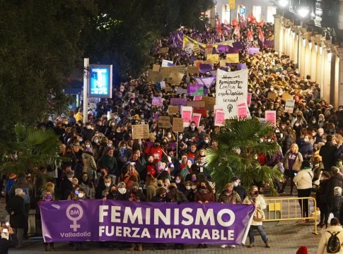 División y fuerza en un 8M marcado por las reclamaciones de las dos marchas feministas en Madrid División y fuerza en un 8M marcado por las reclamaciones de las dos marchas feministas en Madrid