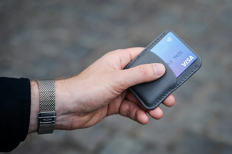 EL USO DE LA TARJETA BANCARIA PIERDE PROTAGONISMO