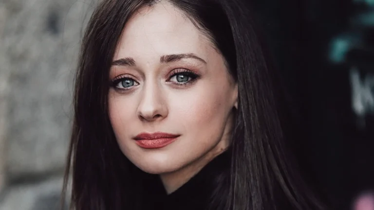 Elena Rivera desafía el TOC en 'Perdiendo el juicio' y rompe los estereotipos en Atresplayer  