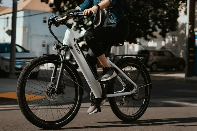 Este invento convierte tu bici en una bicicleta eléctrica en solo 3 minutos