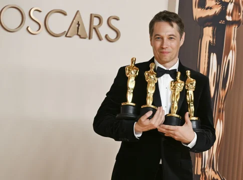 Sean Baker tras la ceremonia de los Oscar. Fuente: Agencias Sean Baker tras la ceremonia de los Oscar. Fuente: Agencias