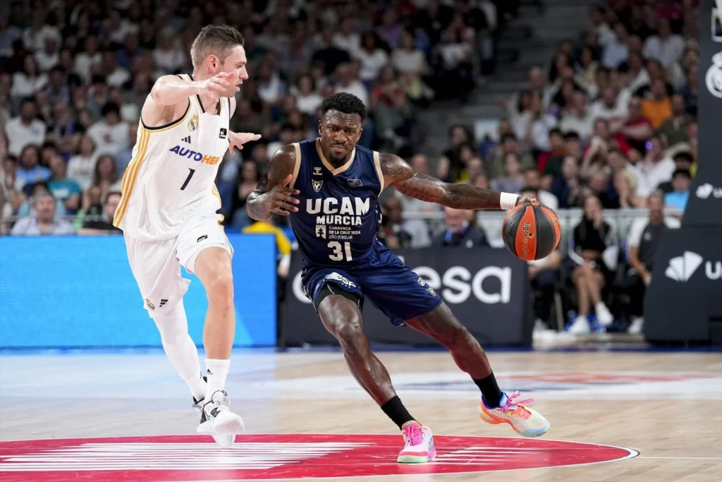 Fabien Causeur baloncesto