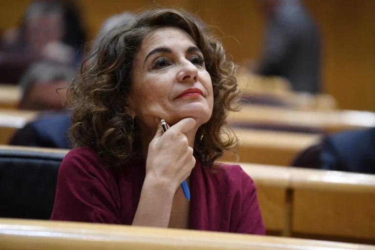 Hacienda pone el ojo en Wallapop y Airbnb para controlar ventas y alquileres en 2025