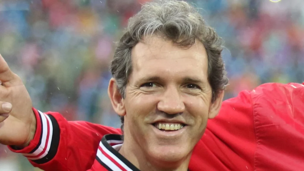 El Real Zaragoza echa a un ojeador del FC Barcelona de su ciudad deportiva: hartos 1 Real Zaragoza expulsa a ojeador del Barcelona en medio de la polémica