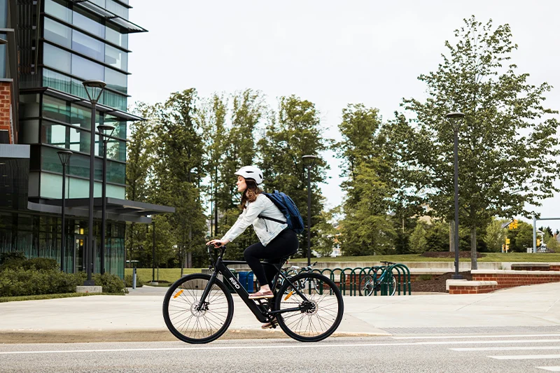 LA BICICLETA ELÉCTRICA ESTÁ EN AUGE