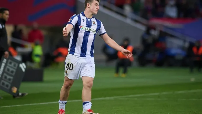 La Real Sociedad aclara el contrato de Mariezkurrena por temor al Athletic