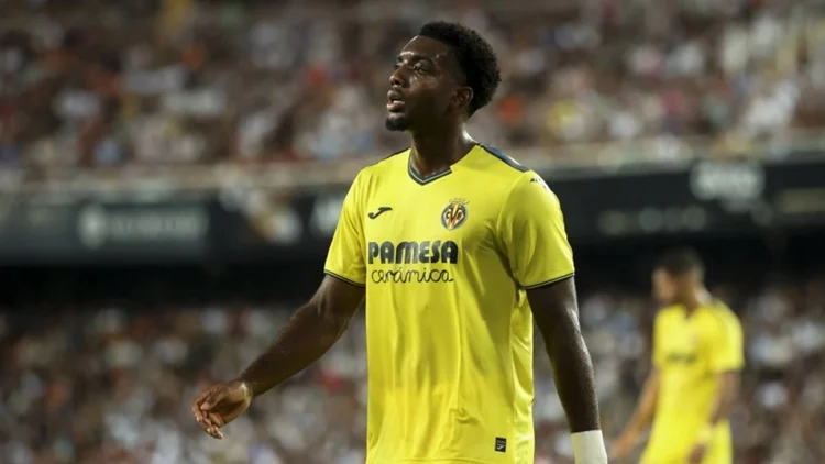 Logan Costa en un partido con el Villarreal CF Fuente: EFE