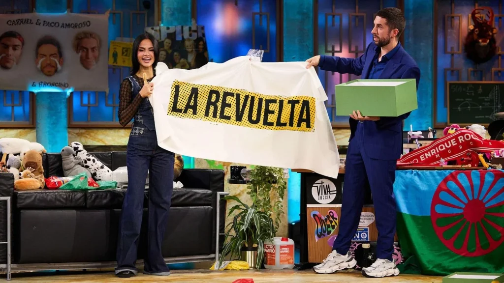 Natti Natasha visita La revuelta