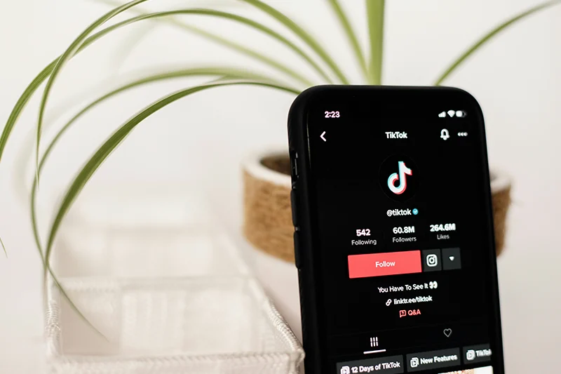TIKTOK ESTABLECE HORARIOS DE SUEÑO