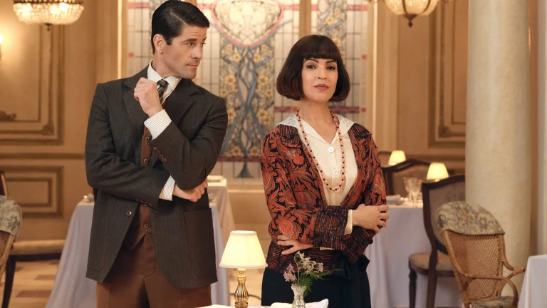 Telecinco refuerza su apuesta por 'La Favorita 1922' con una estrategia audaz tras un estreno histórico 