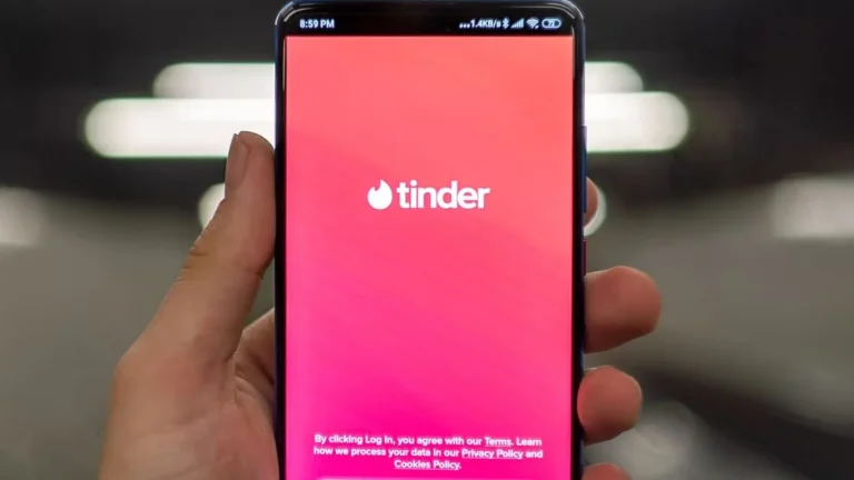 El salvavidas de Tinder contra el éxodo de usuarios es la IA