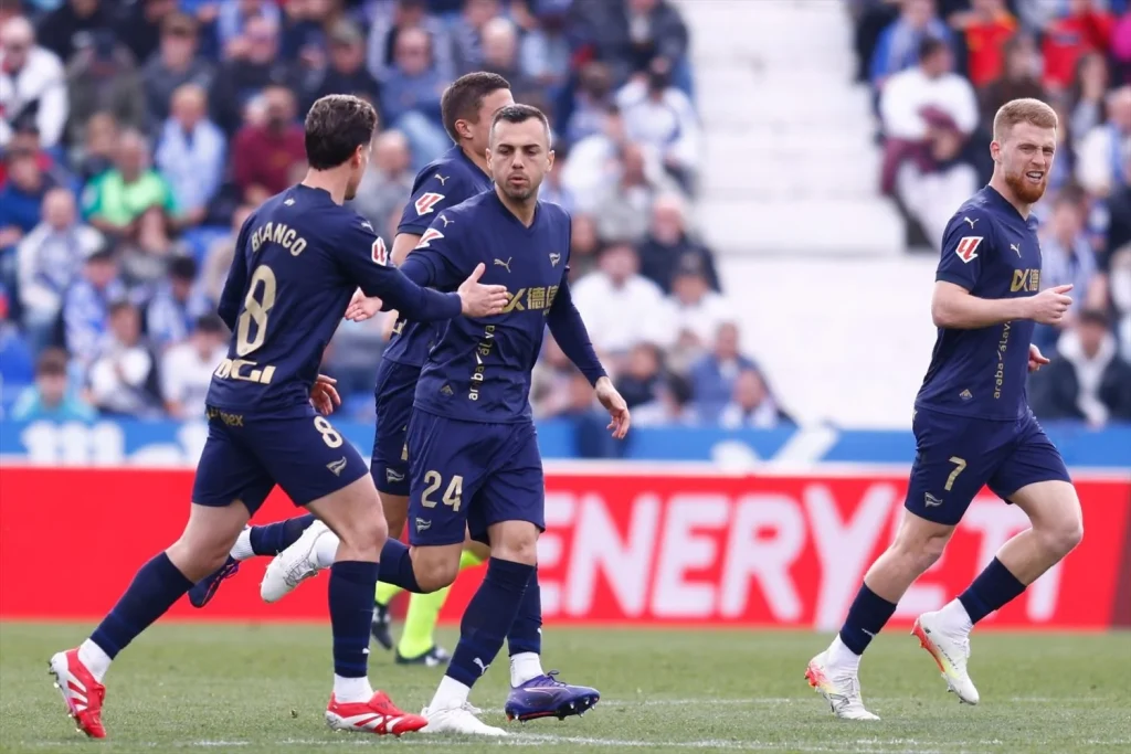 Un primer tiempo esperanzador pero sin efectividad