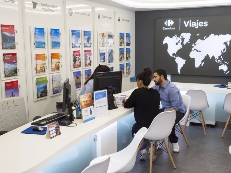 Viaja tranquilo por Europa esta Semana Santa: todo lo que necesitas saber sobre la Tarjeta Sanitaria Europea