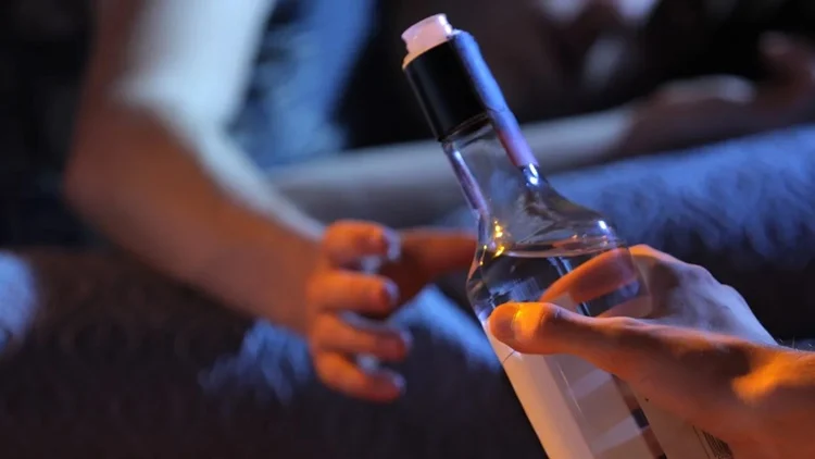 Menos publicidad y un registro de consumo: nace la nueva ley sobre alcohol y menores 1 Nueva ley de alcohol y menores Fuente: Agencias