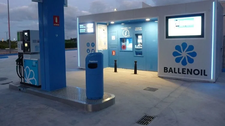 Estación de una gasolinera 'low cost' Ballenoil Fuente: Ballenoil