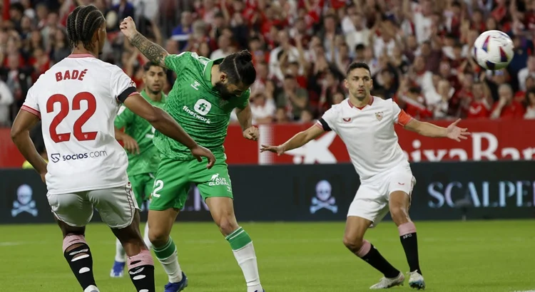 Isco en un partido entre el Betis de Pellegrini y el Sevilla FC Fuente: Agencias