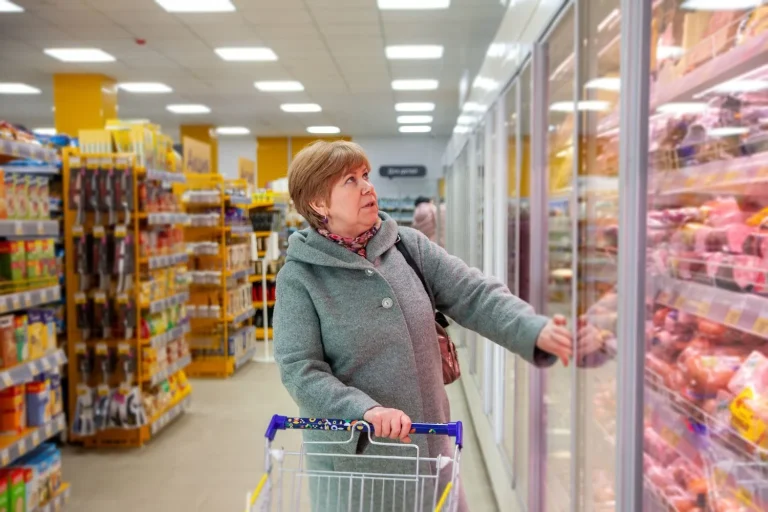 Este hábito en el supermercado podría ser la primera pista de demencia