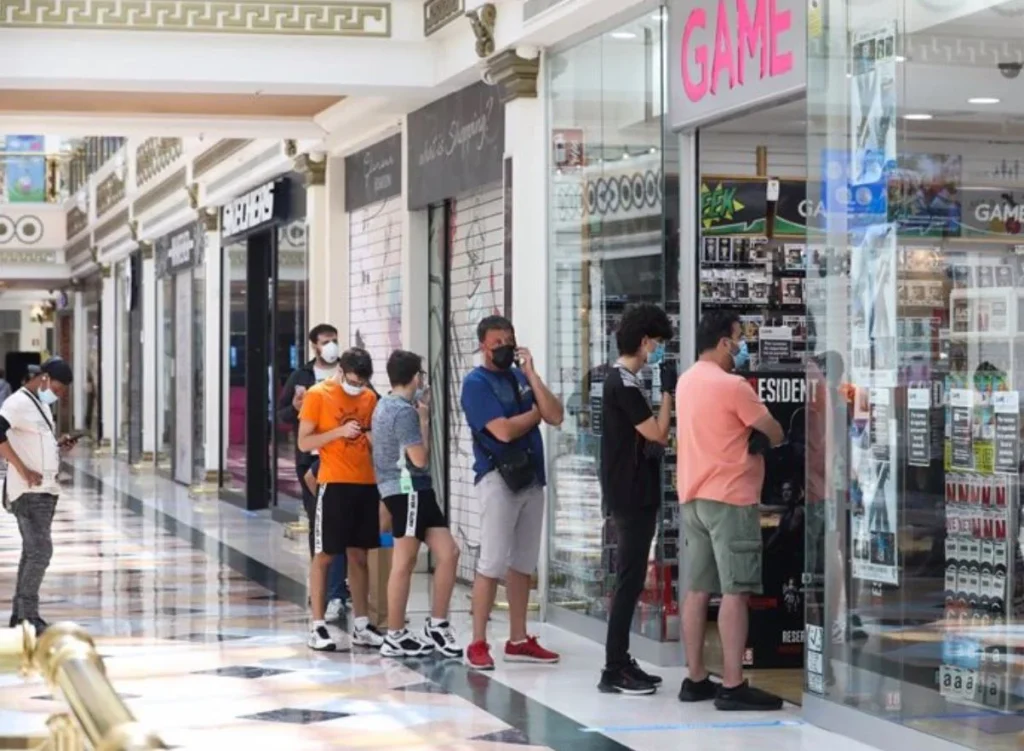 Entrada de una tienda de videojuegos GAME