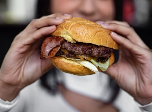 El gancho perfecto: una hamburguesa que puede salir muy cara El gancho perfecto: una hamburguesa que puede salir muy cara