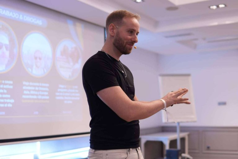 De un trabajo que no llena a vivir de ayudar a otros desde la propia esencia