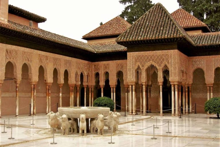 ¡Cuidado! Aumentan las estafas en la venta de entradas para la Alhambra; cómo evitar ser víctima y disfrutar de una visita completa