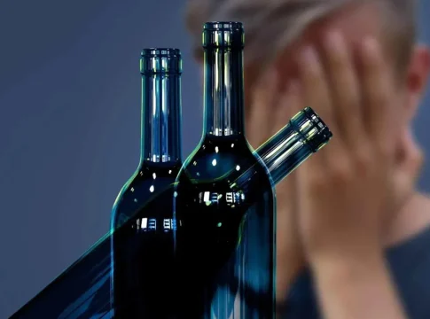 Menos publicidad y un registro de consumo: nace la nueva ley sobre alcohol y menores Fuente: @Agencias Menos publicidad y un registro de consumo: nace la nueva ley sobre alcohol y menores Fuente: @Agencias