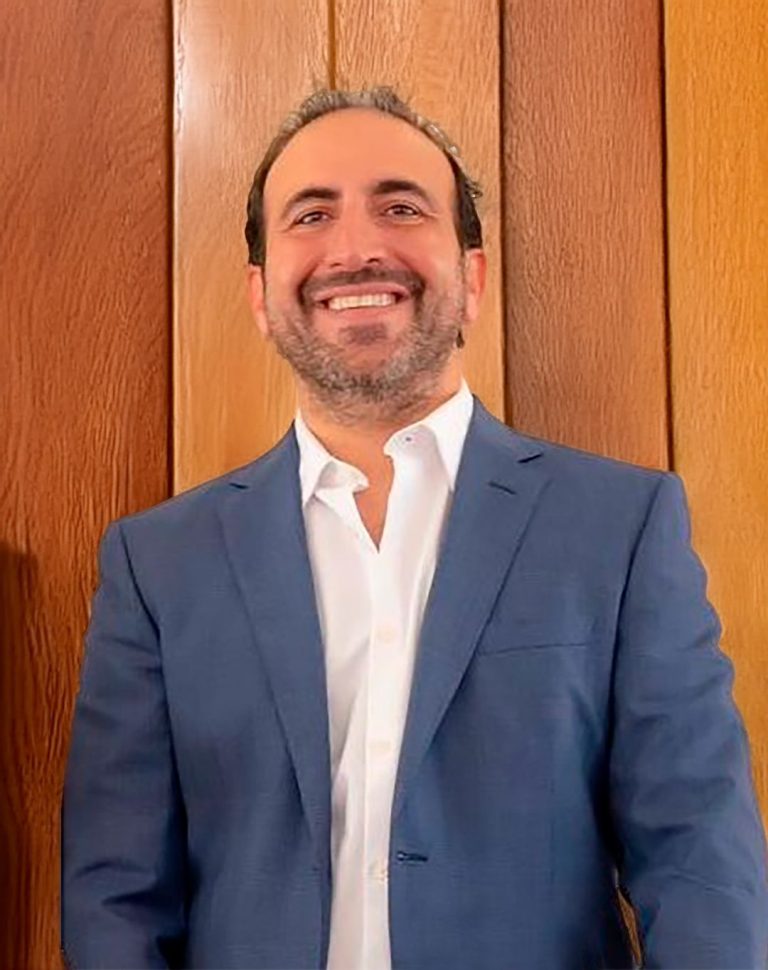 Oscar Larach refuerza su compromiso con el fútbol hondureño y el bienestar social