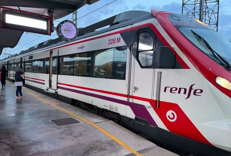 El «pitorreo» de Renfe y Adif: retrasos e incidentes en Cercanías incluso sin huelga