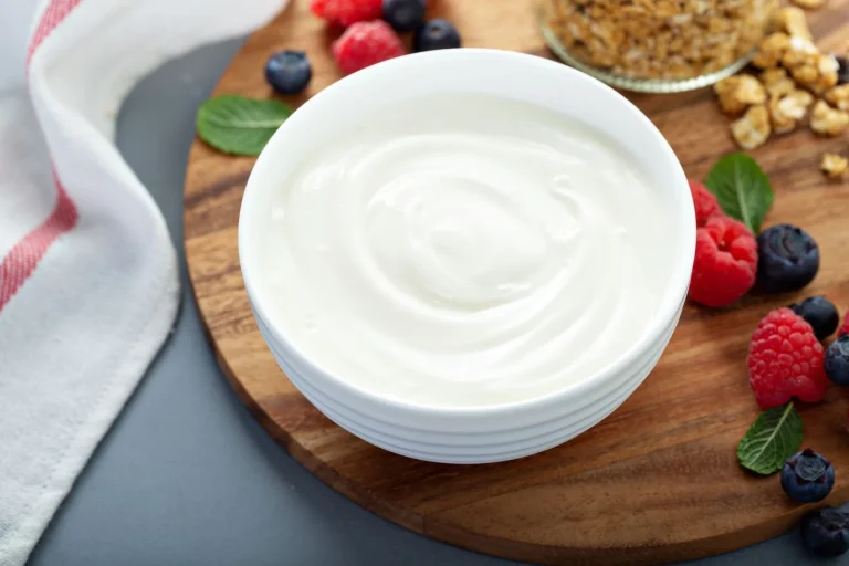 5 desayunos proteicos rápidos para arrancar el día (listos en 10 minutos)