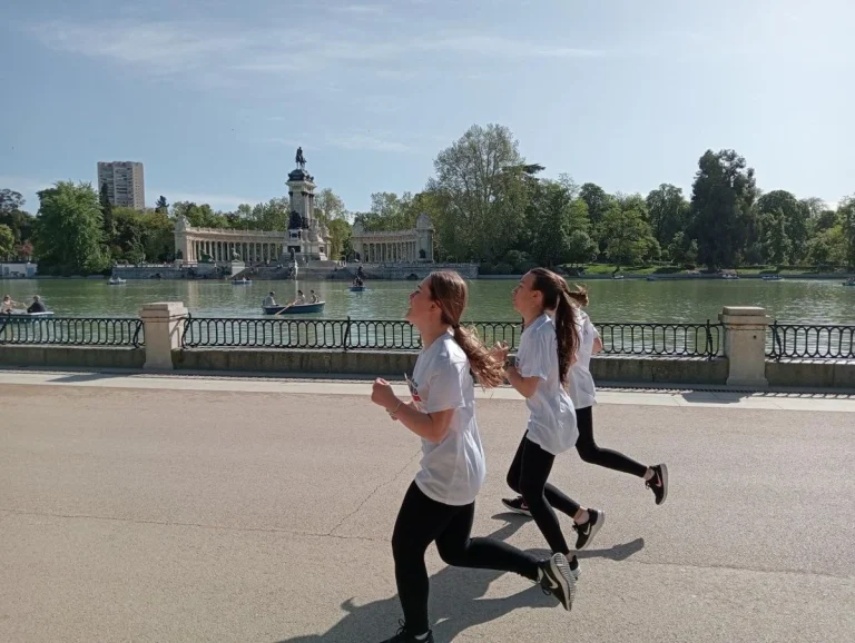 La MiniMaratón Madrid-Nebrija reúne a 4.000 jóvenes en Madrid para fomentar el deporte y combatir la soledad no deseada