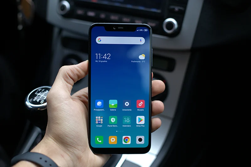 CONVIERTE TU SMARTPHONE ANTIGUO EN TU APOYO AL VOLANTE
