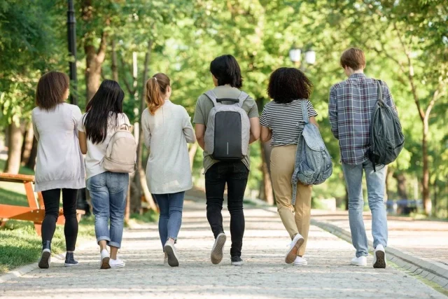 EE. UU. bloquea cientos de visados a estudiantes españoles y peligra el año académico