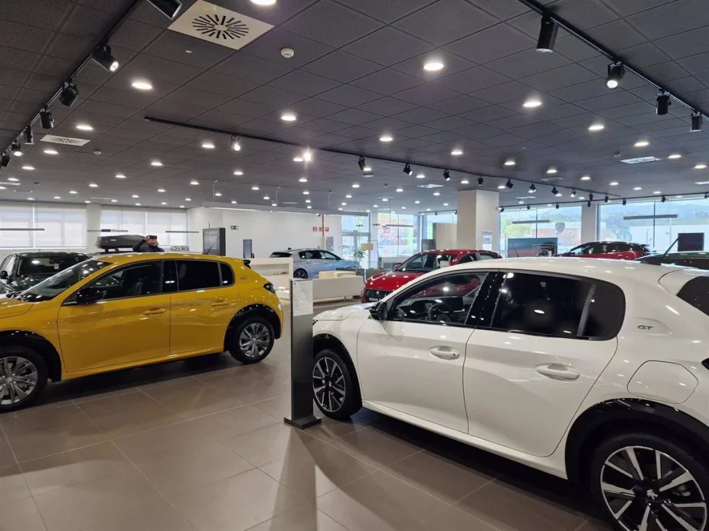 La OCU alerta de las cláusulas abusivas en los concesionarios de España 3 Cómo protegerse al comprar un coche: recomendaciones legales y pasos a seguir