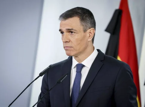 Cronología de una España a oscuras. rescates, clases canceladas y carrera contrarreloj Cronología de una España a oscuras: rescates, clases canceladas y carrera contrarreloj