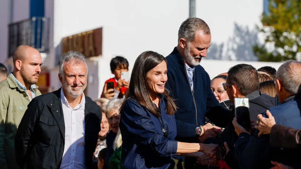 Debería Letizia ser más transparente con sus ingresos